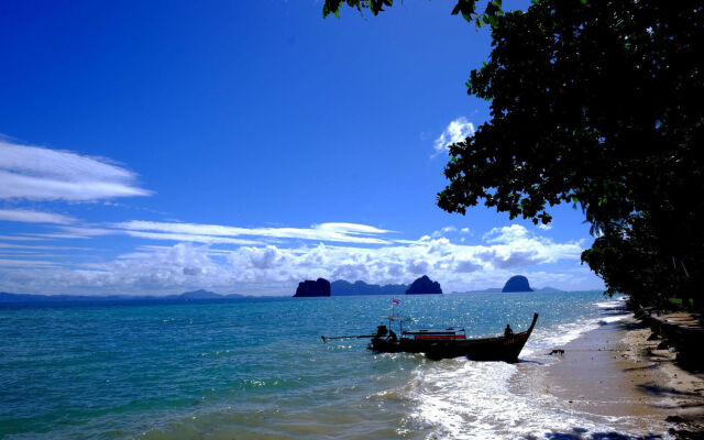 Koh Ngai Cliff Beach Resort