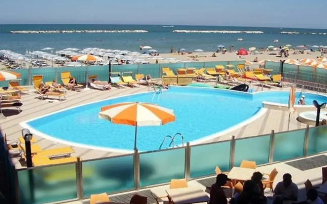 Hotel Adria Beach Club