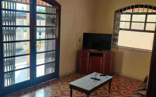 Casa muito espaçosa privativa com Piscina, Churrasqueira e área gourmet