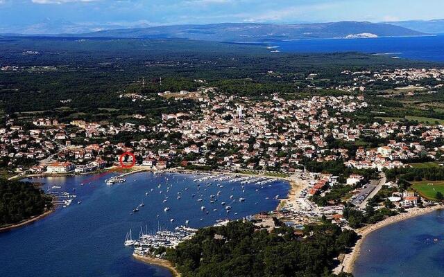 Apartments and rooms Eugenia