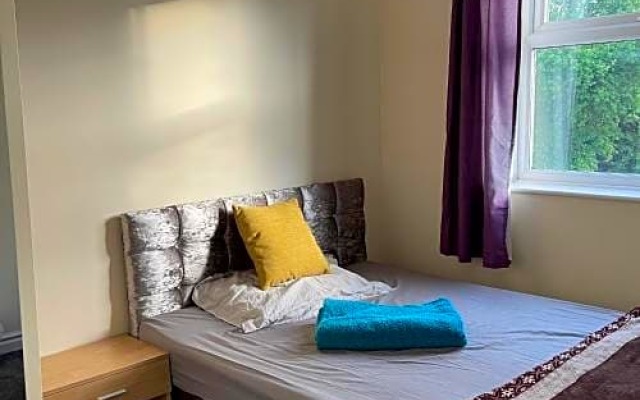 PC LODGE Kingswood ST PRESTON R1