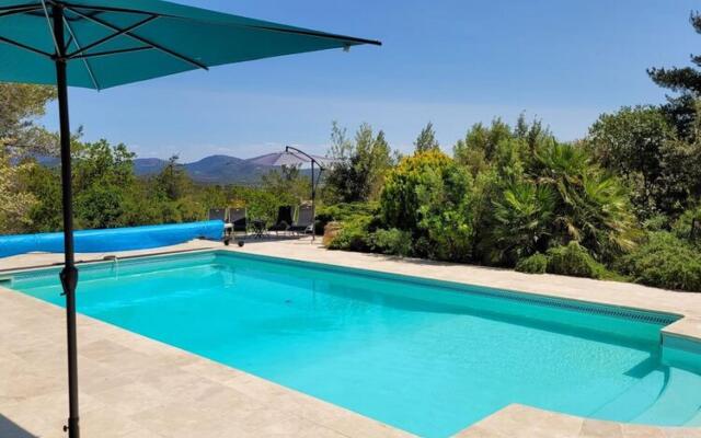 Delightful villa in Prades-sur-Vernazobre with Private Pool