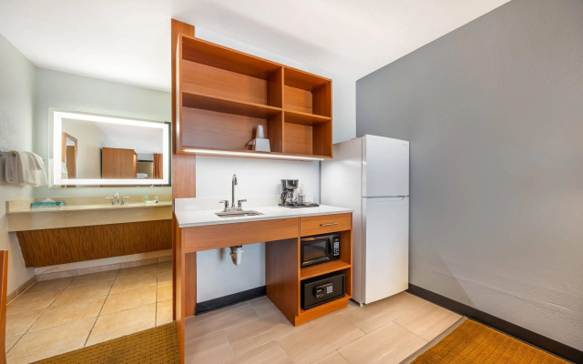 Suburban Studios Branson On The Strip