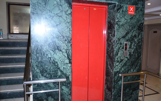 Hotel Rajlaxmi Palace by OYO Rooms