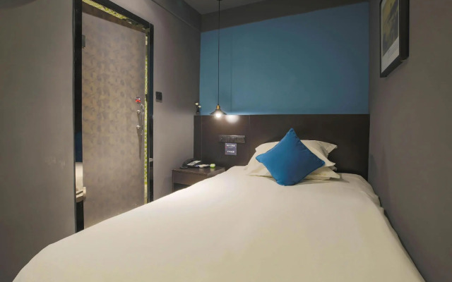 Jianwei Space Art Hotel (Shanghai Lujiabang Road Subway Station Branch)