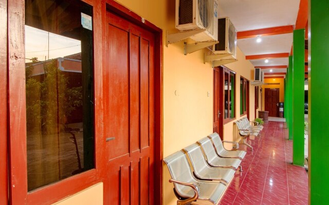 House 24 by OYO Rooms