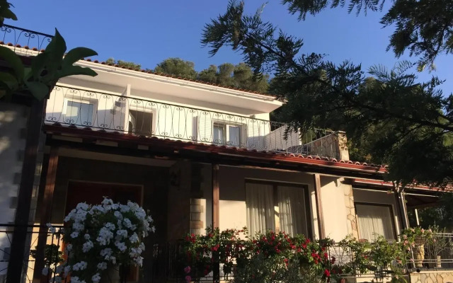 villalithos studio 2