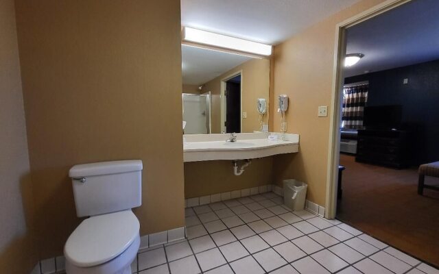 Starkville Inn & Suites