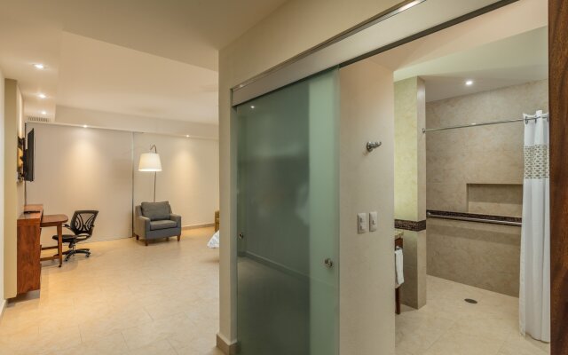 Hampton Inn & Suites by Hilton Los Cabos