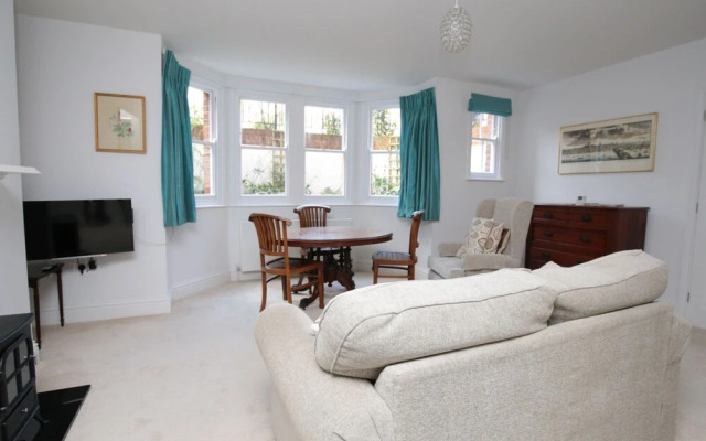 Lovely Central Oxford Apartment + Sun Trap Patio