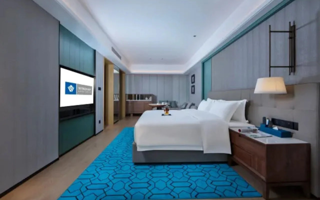 Wyndham Grand Plaza Royale Hot Springs Fenghuang