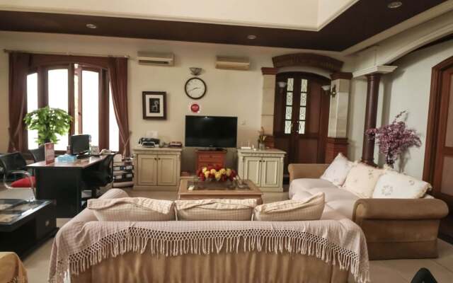 NIDA Rooms Garden Tomb Kebagusan