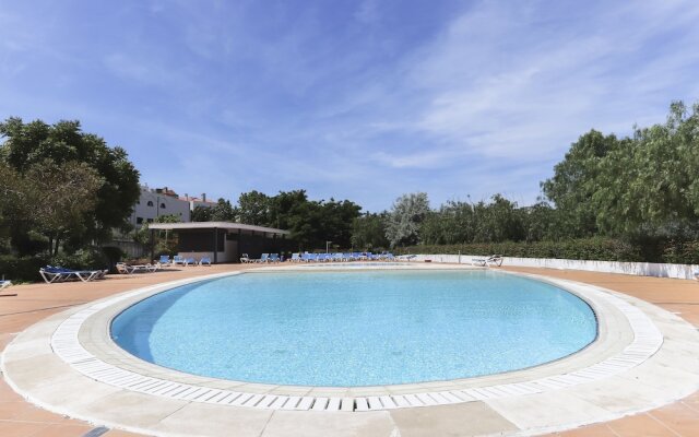 Park Swimming Pool by Homing