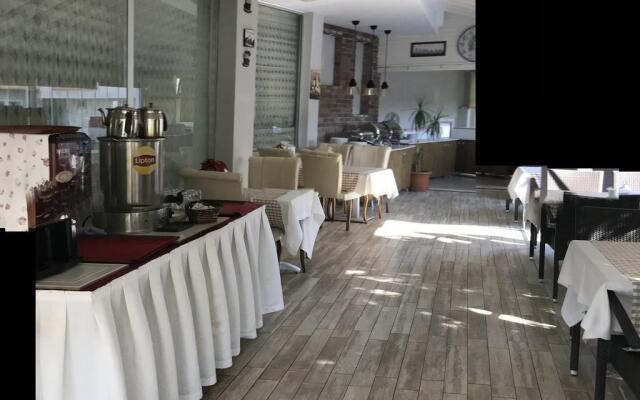 Sarıcay Rhodius  Otel