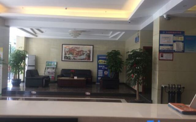 Senlian City Express Hotel (Qingyuan Gulongxia City Beiqi Station Store)