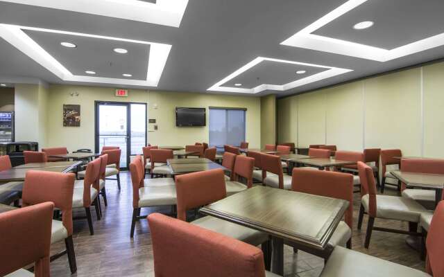 Comfort Suites Saskatoon