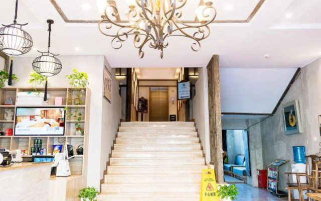 Brother Hotel (Chongqing Bagongli Used Car Trading Market)