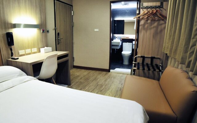 The Riverside Hotel International