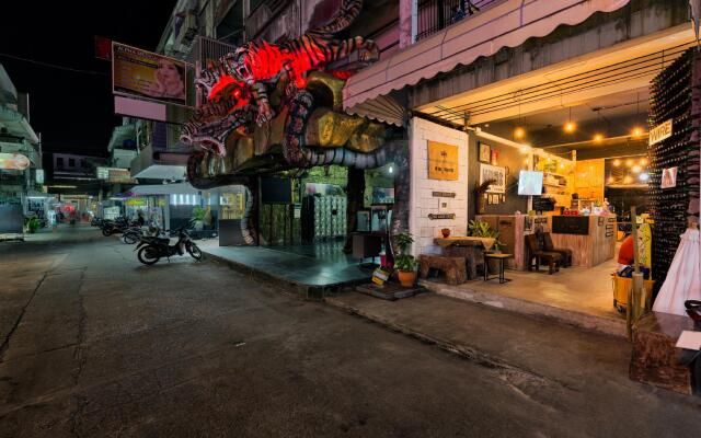 Wire Hostel Patong