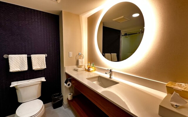 Newmarket Hotel & Suites