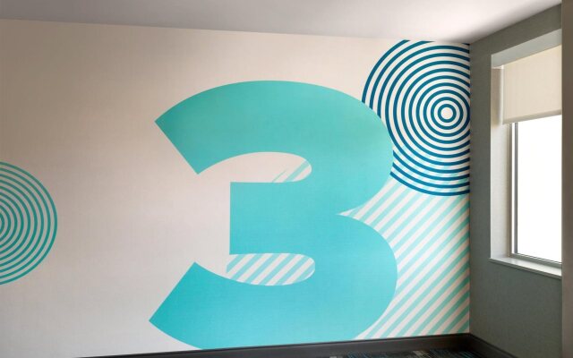 Tru by Hilton Lancaster East