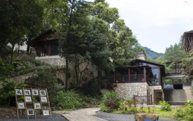 Youju B&B (Qingyuan Taihe Ancient Cave Gulongxia Branch)