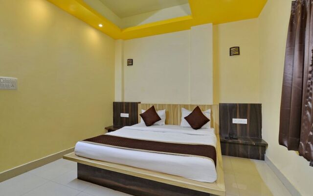 OYO 2061 Hotel New Holiday Inn
