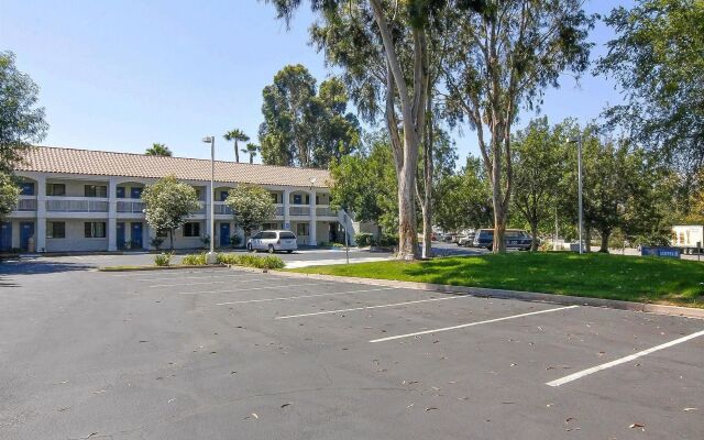 Motel 6 Thousand Oaks, CA