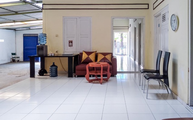 RedDoorz Syariah @ Griya Soeratin Pacitan