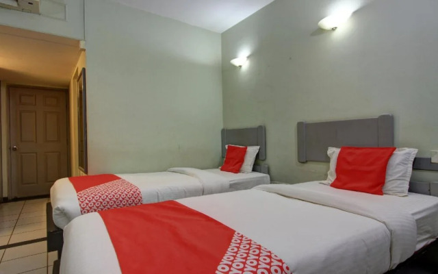 OYO 22528 Hotel Travel Inn