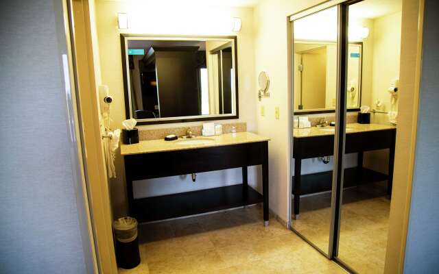 Hampton Inn & Suites Sharon, PA
