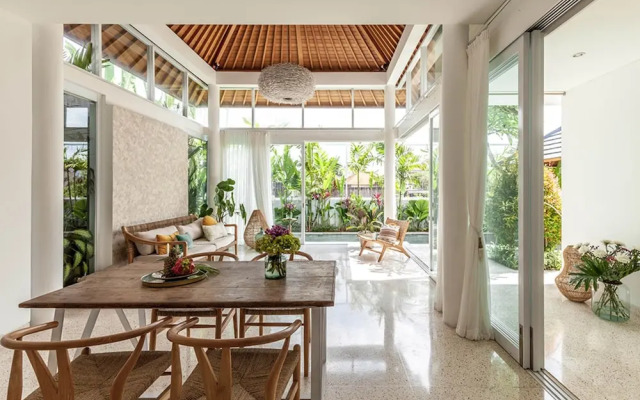 Modern Private Villa, 2 BR, Canggu With Staff