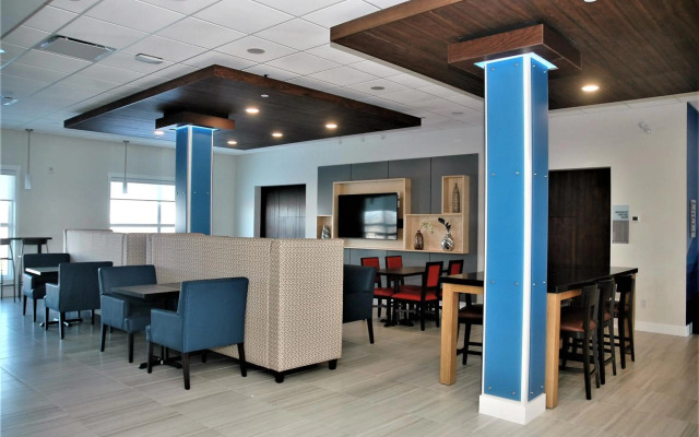 Holiday Inn Express & Suites Edmonton SW - Windermere by IHG