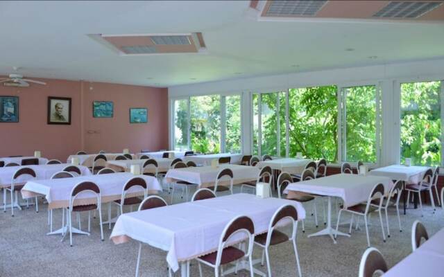 Cizenel Hotel