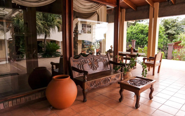 La Riviera Hotel B&B