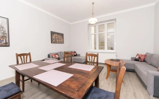 Best Location on Main Square p4you pl