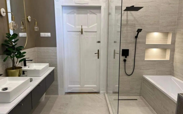 OrangeHomes Panthera Luxury Apartment