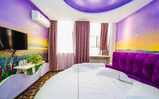 Bojing Theme Hotel (Changsha South Railway Station)