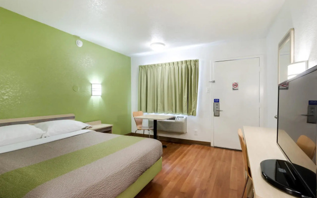 Motel 6 Austin, TX - Airport - South