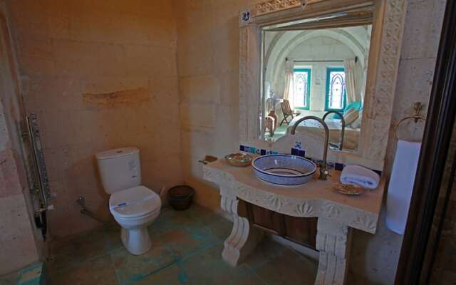 Blue Valley Cave Hotel