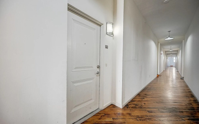 FRONTDESK 1010 Central Apts Downtown Indy