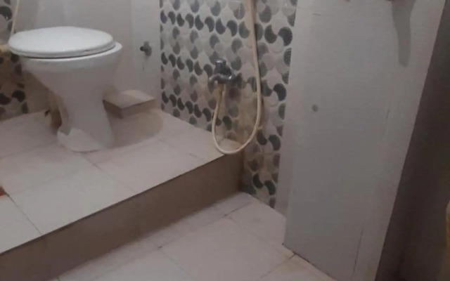 SPOT ON 87876 Gajadhar Rest House