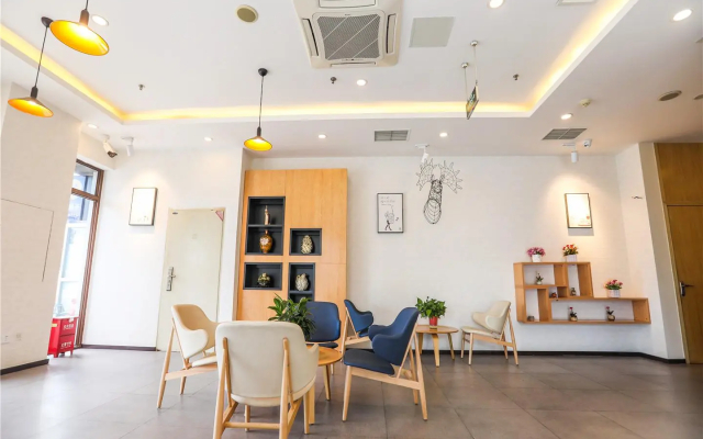 Hanting Hotel Chongzhou Century Avenue