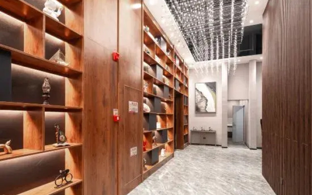 Lingao Huaerdun Movie Theme Hotel