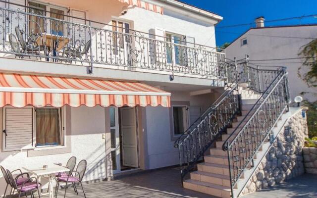 Apartmani Crikvenica 30175 - Carmen