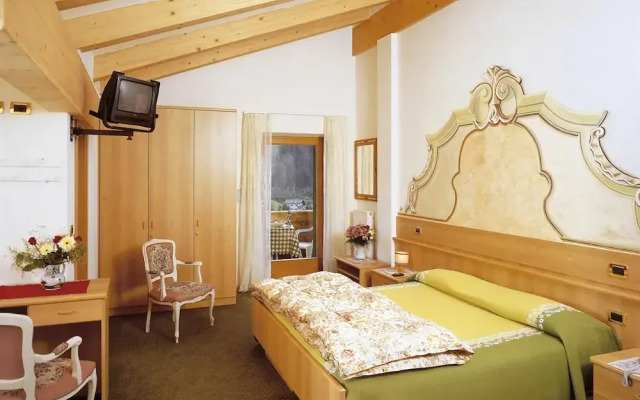 Latemar Hotel Suites & Spa