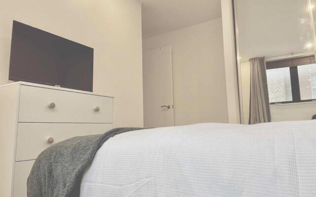 2 Bedroom Luxury Leicester City Centre entire Apartment!