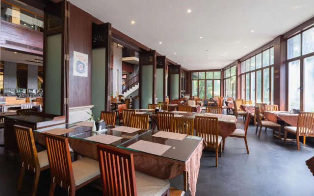 Shixishu Jianguo Yalong Bay Resort Hotel