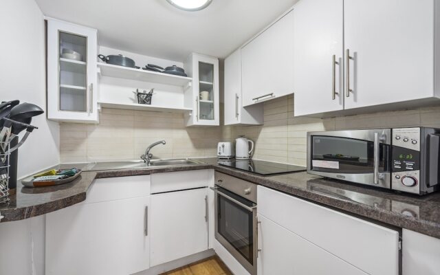 Modern Flat in Paddington