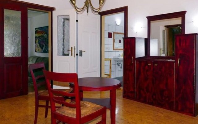 Charming Flat on two Floors in a Villa With a Park in Grossschirma